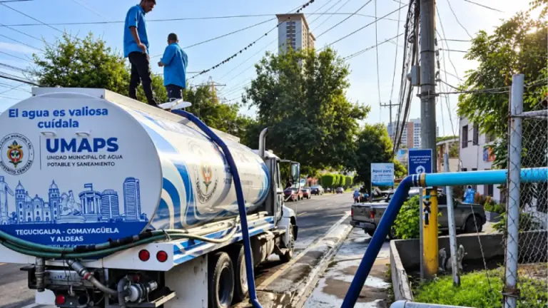 Imagen Principal de Nota: ¿Cuánto cuesta una pipa de agua en Tegucigalpa y cómo pedirla gratis a la UMAPS?