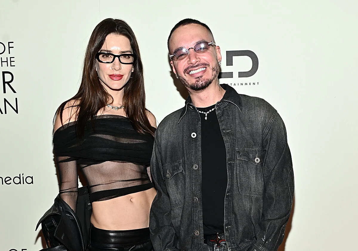 Modelo argentina Valentina Ferrer y el cantante colombiano, J Balvin.