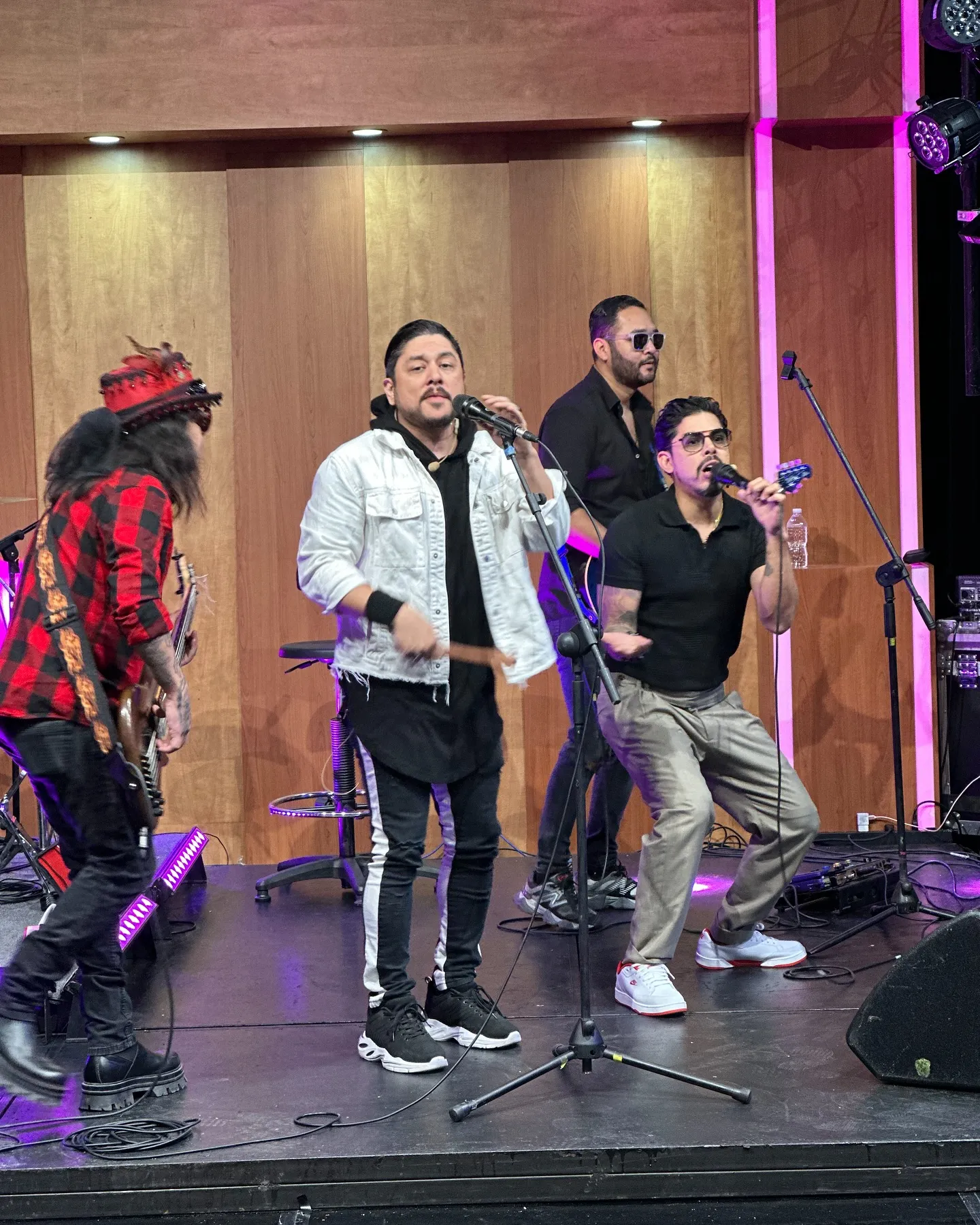 LOS BOHEHIMIOS NONO Y YAMBE