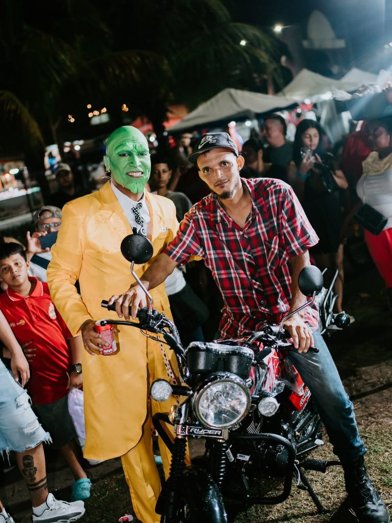 SUPREMO JUNTO A SU EXCOMPAÑERO