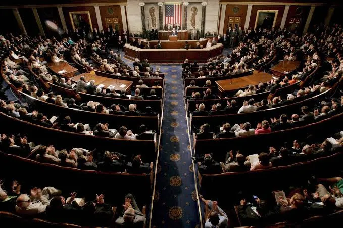 SALARIO CONGRESISTAS Y SENADORES ESTADOS UNIDOS