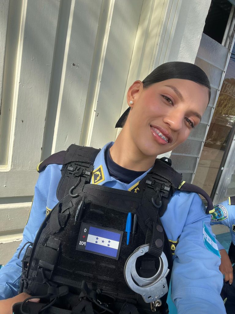 AGENTE POLICIAL JOSSELYN