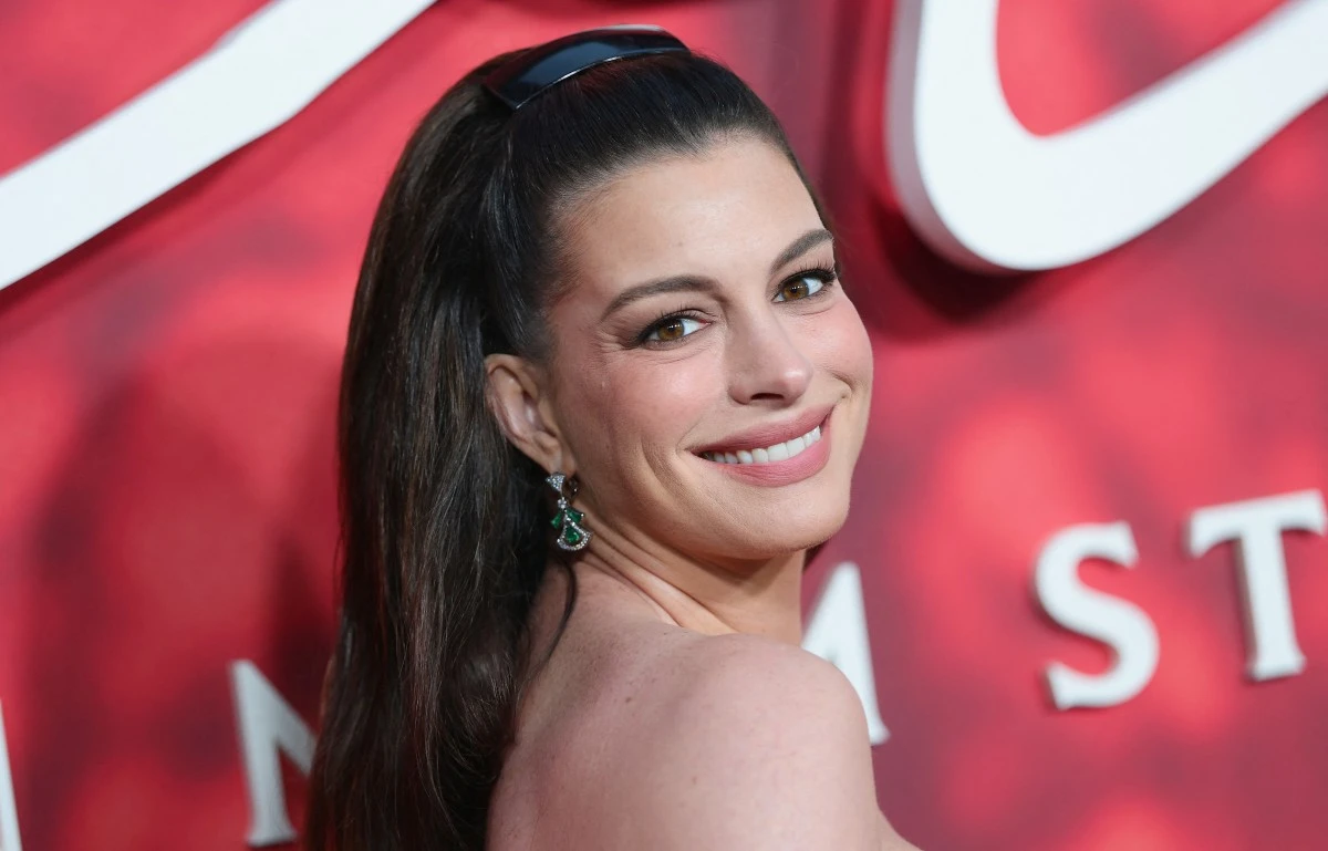 Hathaway afirmó que su médico le recomendó evitar el reto de las alitas picantes ante el posible riesgo de trabajo de parto prematuro.