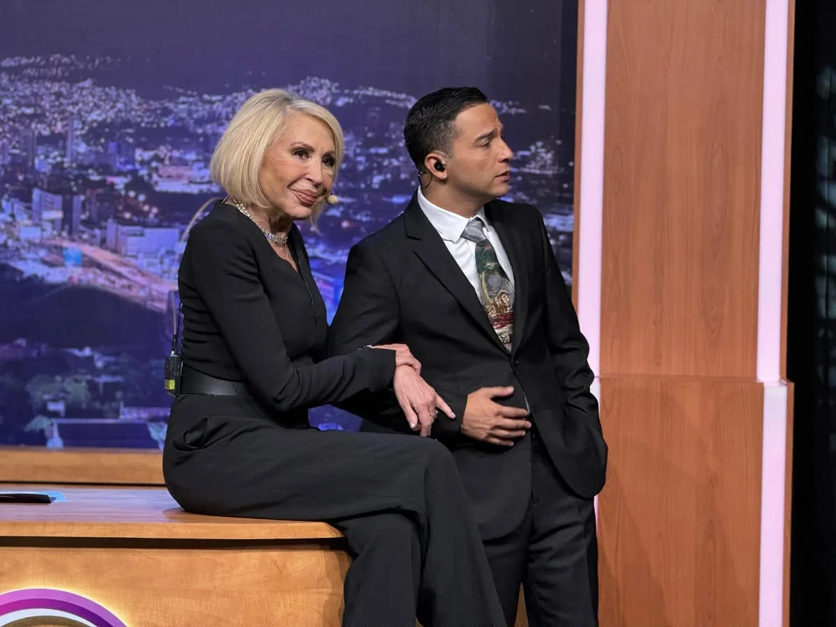 Laura Bozzo participó en El Cinco de Noche, donde abordó asuntos personales, interactuó con invitados y compartió momentos musicales. Foto: TVC 