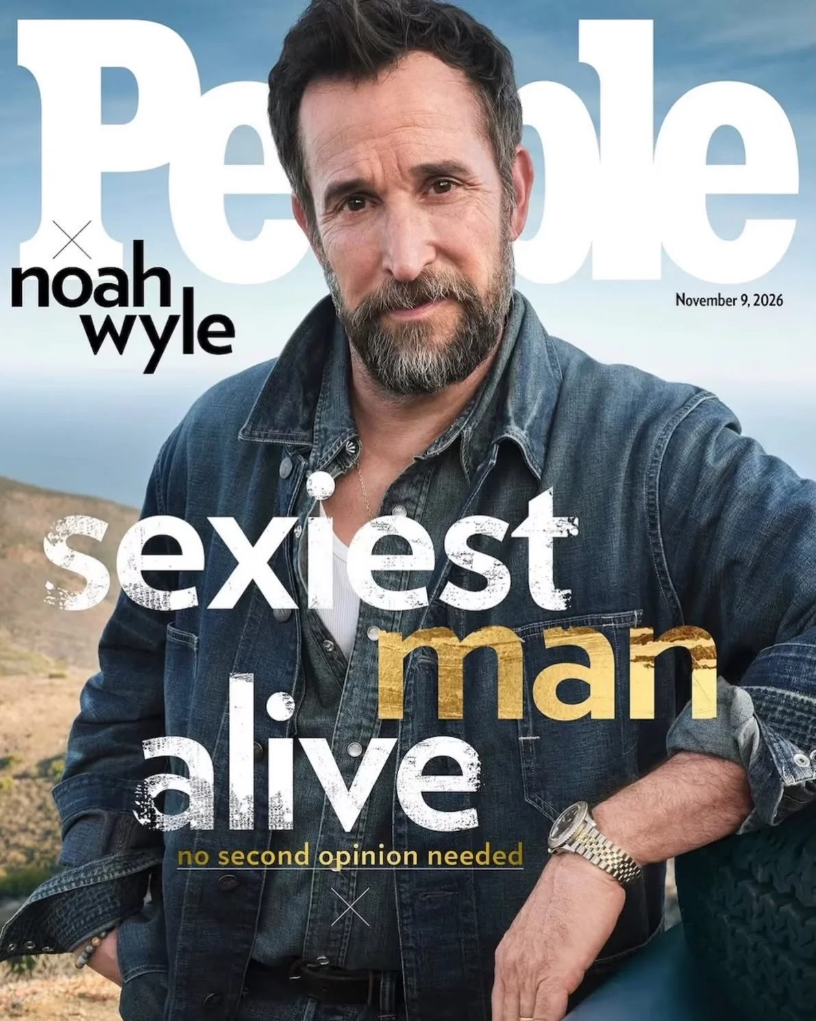 El actor estadounidense Noah Wyle recibió el título Sexiest Man Alive 2026 de la revista People, que anunció oficialmente su elección el 27 de octubre. Foto: cortesía de People