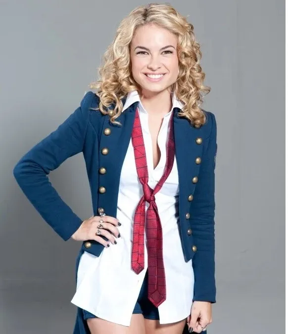 LUA BLANCO EN SU PAPEL EN REBELDE BRASIL
