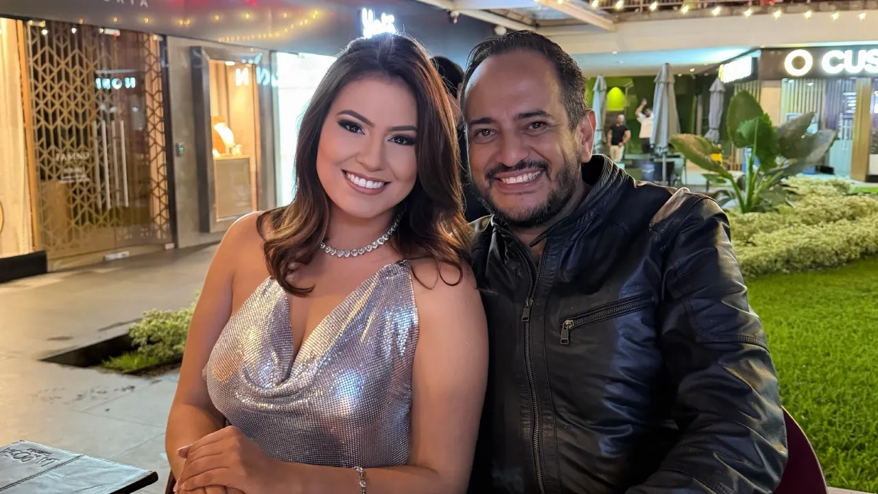 Imagen Principal de Nota: ¿Quién es Rolando Aguirre, el hombre que causó revuelo junto a Alejandra Rubio?