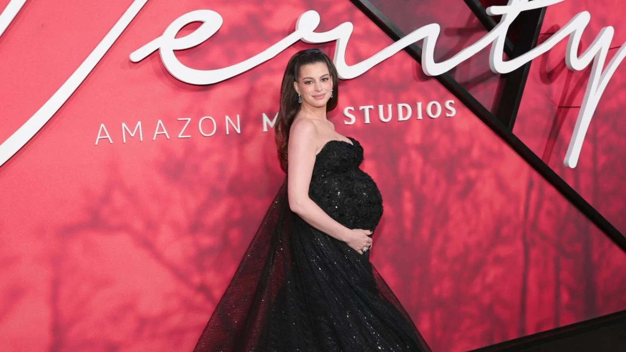 Anne Hathaway sorprende al contar el síntoma más insólito de su embarazo