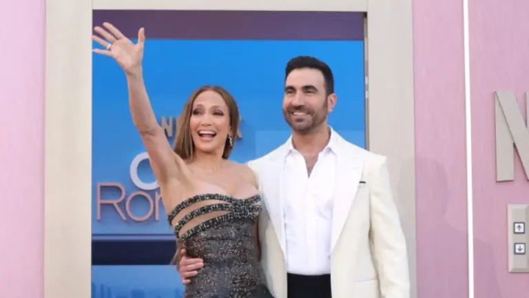 Jennifer López y Brett Goldstein: ¿qué se sabe de su supuesto romance?