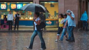 Imagen de Onda tropical 43 deja lluvias en Honduras este lunes: ¿dónde lloverá?