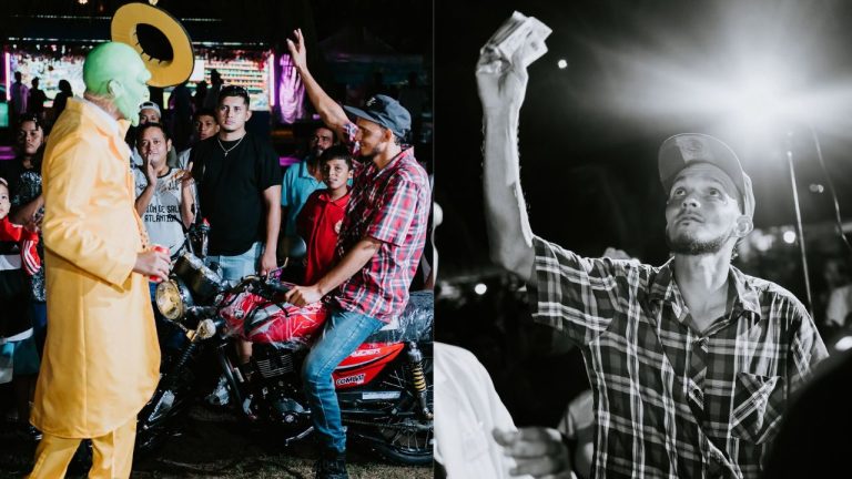 Imagen Principal de Nota: 'Supremo' encuentra a excompañero vendiendo algodones y lo sorprende con una moto