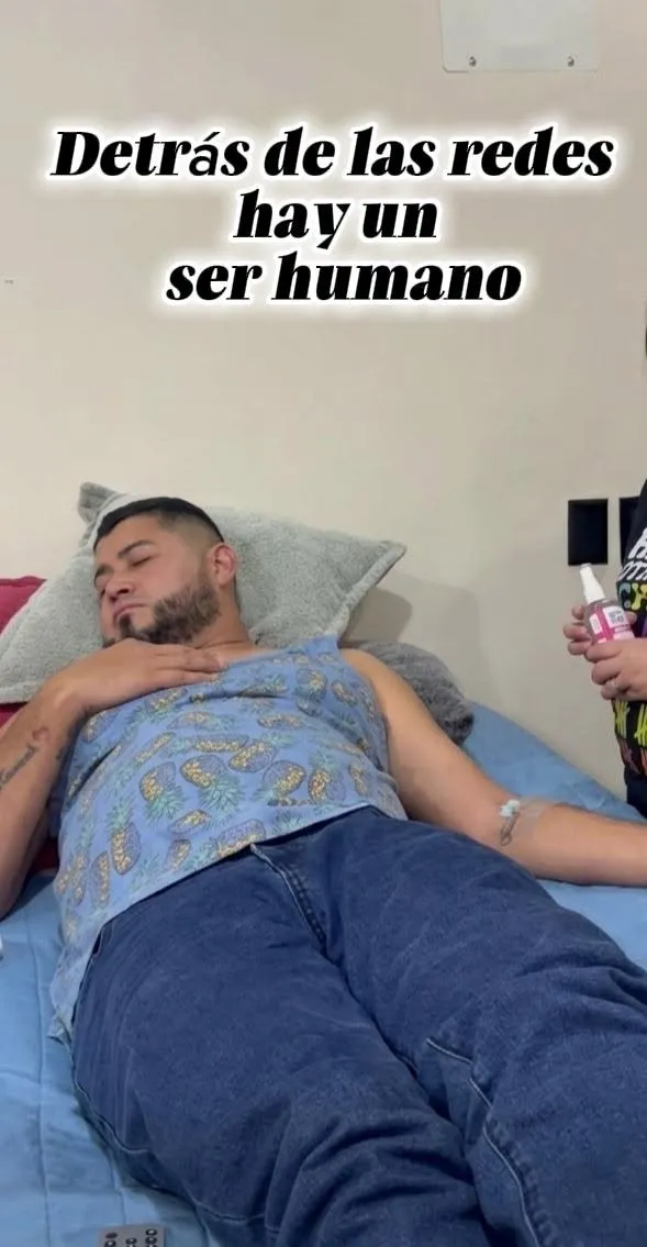 ROBERTO ZAMORA EN CAMA 