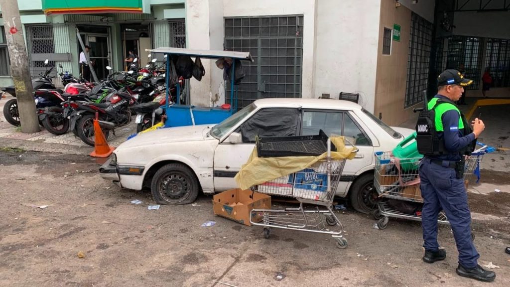 VEHICULOS ABANDONADOS DECOMISADOS PARA LA AMDC